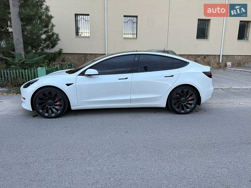 Седан Tesla Model 3 2021 в Дніпрі