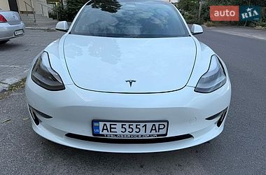 Седан Tesla Model 3 2021 в Дніпрі