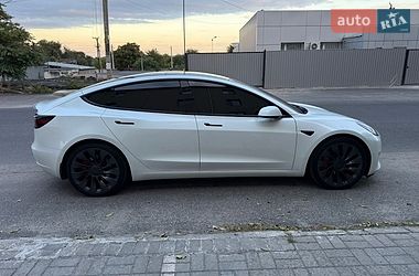 Седан Tesla Model 3 2021 в Дніпрі