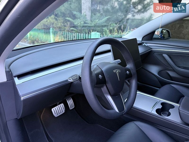 Седан Tesla Model 3 2021 в Дніпрі