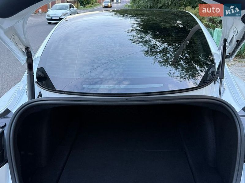 Седан Tesla Model 3 2021 в Дніпрі