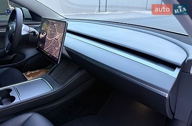 Седан Tesla Model 3 2021 в Дніпрі