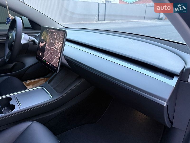 Седан Tesla Model 3 2021 в Дніпрі
