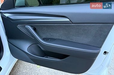 Седан Tesla Model 3 2021 в Дніпрі