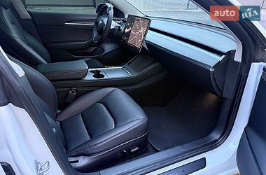 Седан Tesla Model 3 2021 в Дніпрі