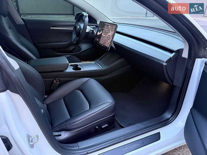 Седан Tesla Model 3 2021 в Дніпрі