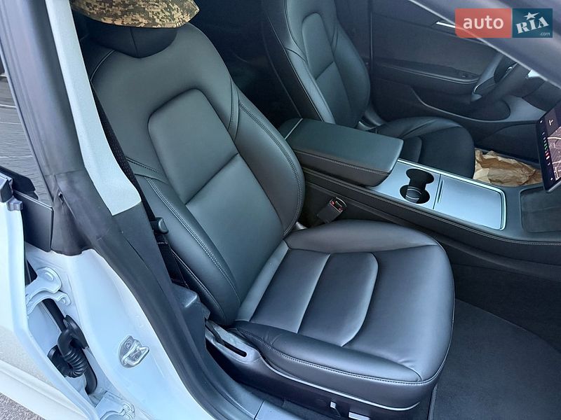 Седан Tesla Model 3 2021 в Дніпрі