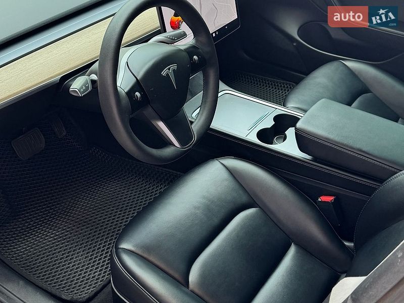 Седан Tesla Model 3 2021 в Кривом Роге