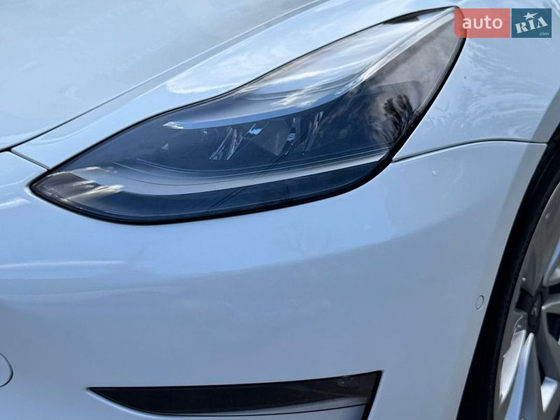 Седан Tesla Model 3 2021 в Кривом Роге