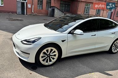 Tesla Model 3  2021