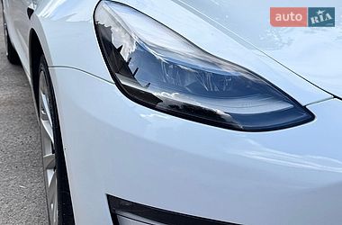 Седан Tesla Model 3 2021 в Кривом Роге