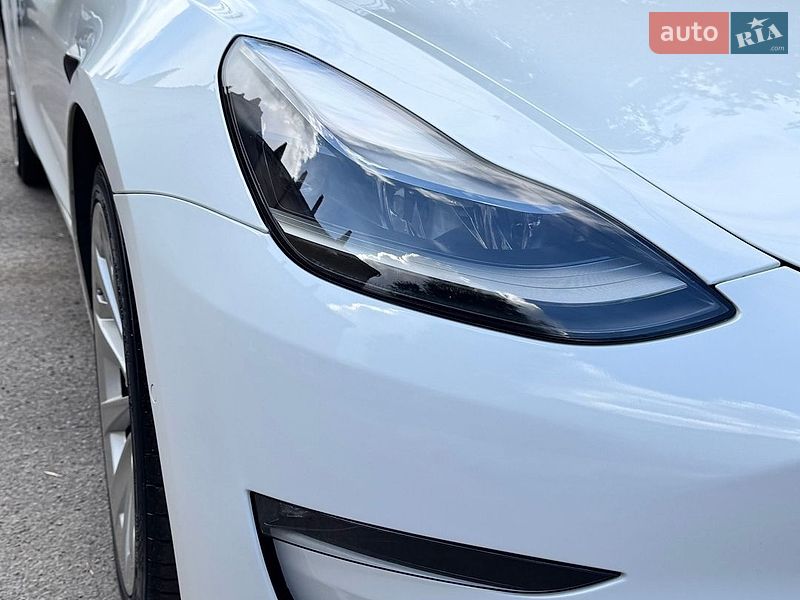 Седан Tesla Model 3 2021 в Кривом Роге