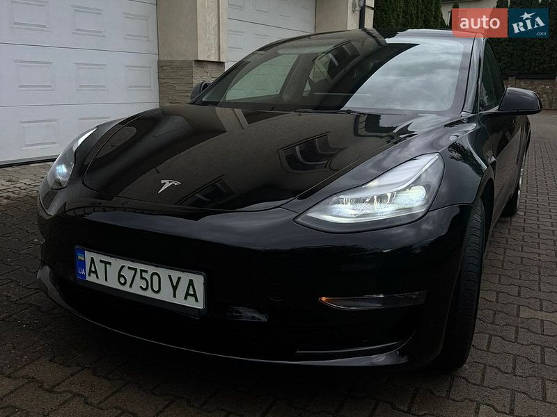 Tesla Model 3 2022