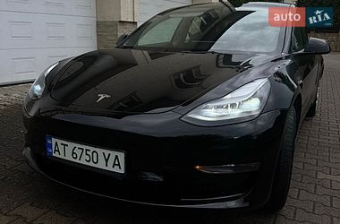 Tesla Model 3  2022