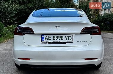 Седан Tesla Model 3 2021 в Кривом Роге