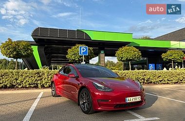 Tesla Model 3  2021
