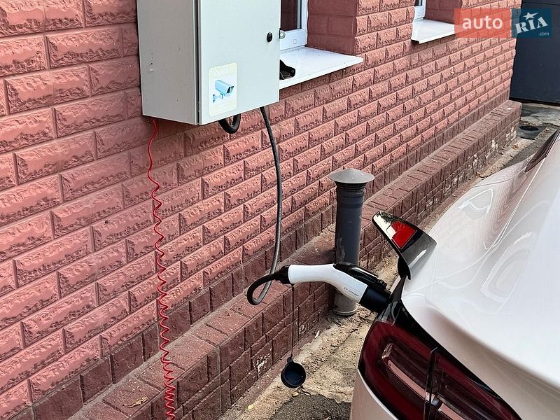 Седан Tesla Model 3 2021 в Кривом Роге