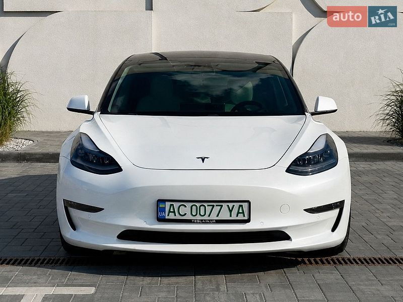 Седан Tesla Model 3 2021 в Луцьку