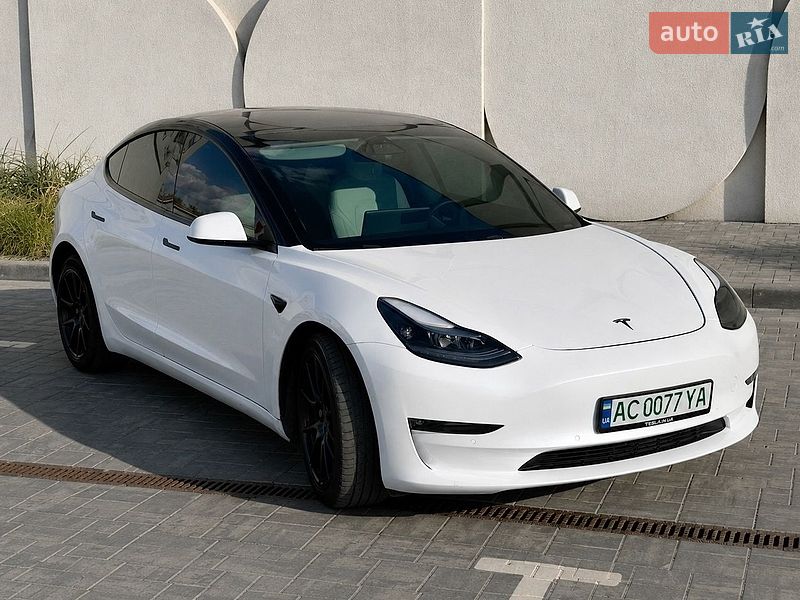 Седан Tesla Model 3 2021 в Луцьку