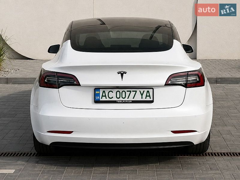 Седан Tesla Model 3 2021 в Луцьку
