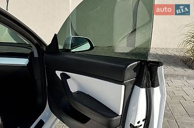 Седан Tesla Model 3 2021 в Луцьку
