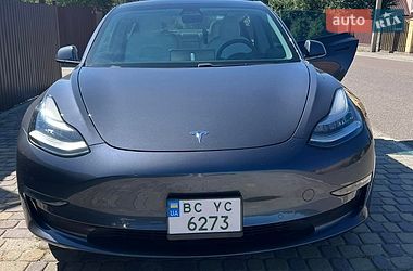 Tesla Model 3  2020