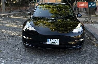 Tesla Model 3  2022