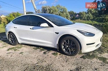 Tesla Model 3  2022