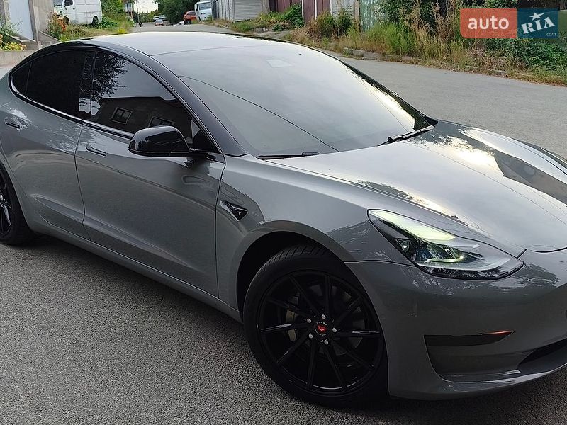 Седан Tesla Model 3 2019 в Києві