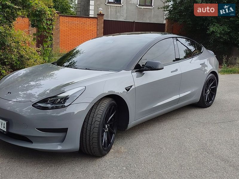 Седан Tesla Model 3 2019 в Києві