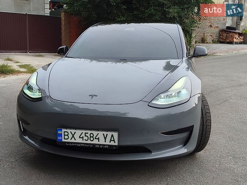 Седан Tesla Model 3 2019 в Києві