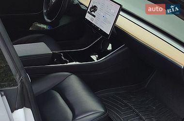 Седан Tesla Model 3 2019 в Києві