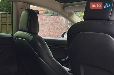 Седан Tesla Model 3 2019 в Києві