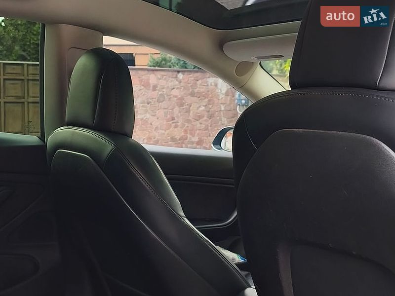 Седан Tesla Model 3 2019 в Києві