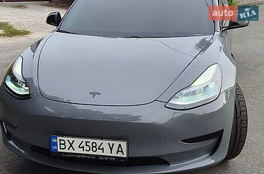 Седан Tesla Model 3 2019 в Києві
