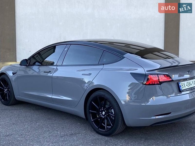 Седан Tesla Model 3 2019 в Києві
