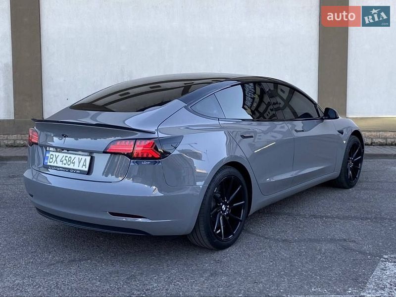 Седан Tesla Model 3 2019 в Києві