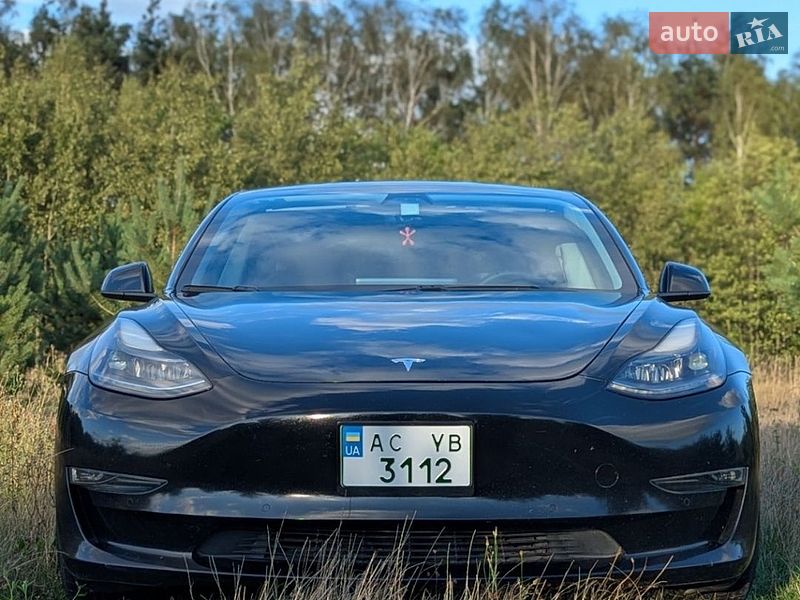 Tesla Model 3 2021