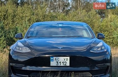 Tesla Model 3  2021