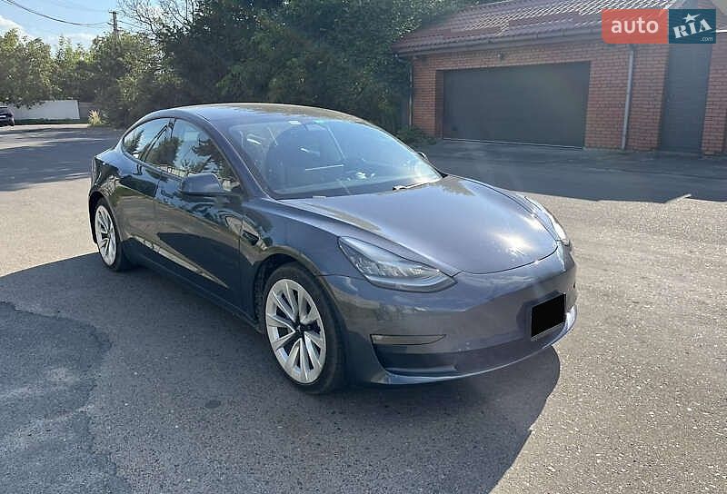 Tesla Model 3 2020