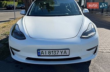 Tesla Model 3  2023