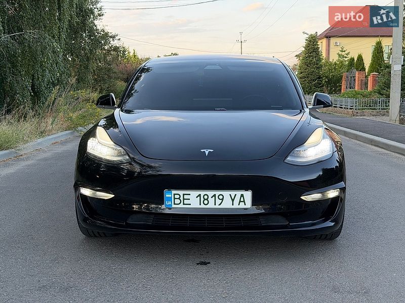 Седан Tesla Model 3 2018 в Миколаєві