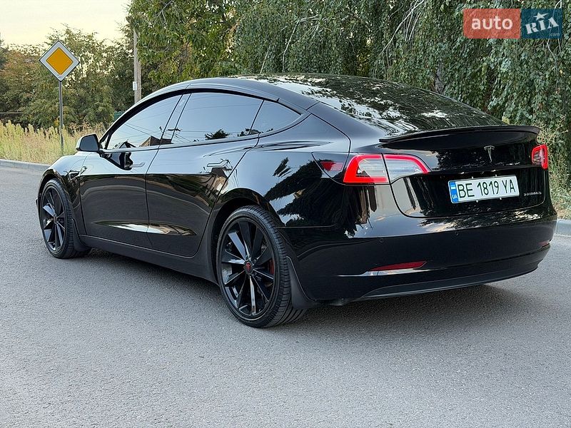 Седан Tesla Model 3 2018 в Миколаєві