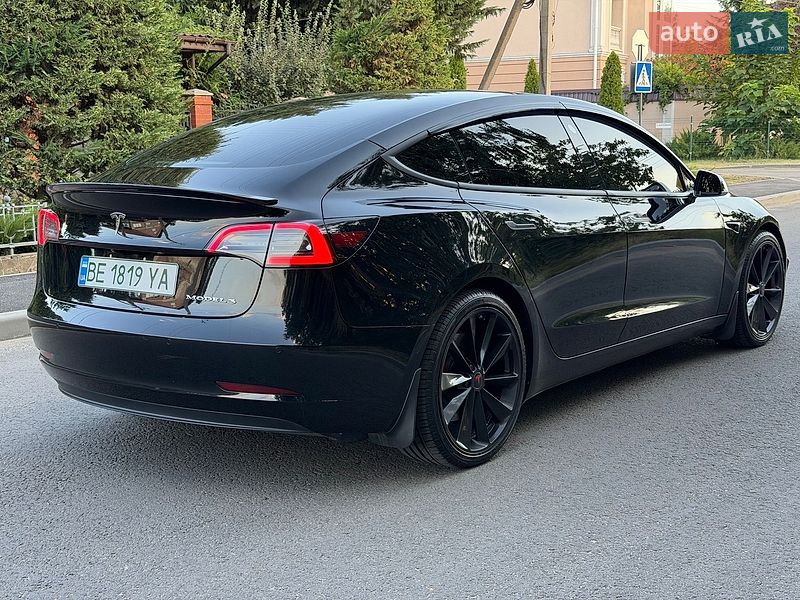 Седан Tesla Model 3 2018 в Миколаєві