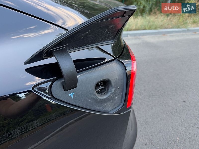 Седан Tesla Model 3 2018 в Миколаєві