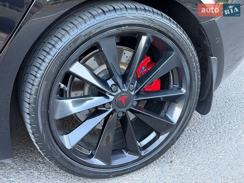 Седан Tesla Model 3 2018 в Миколаєві