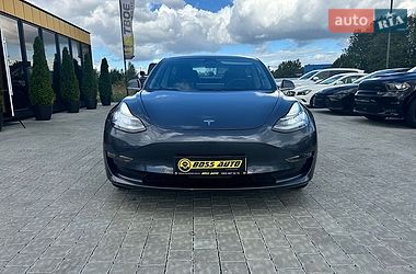 Седан Tesla Model 3 2018 в Івано-Франківську