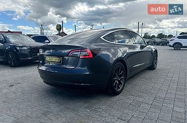 Седан Tesla Model 3 2018 в Івано-Франківську