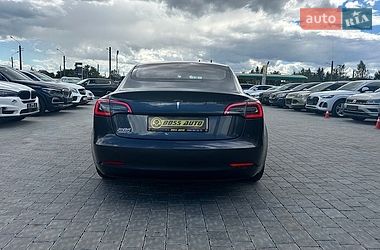 Седан Tesla Model 3 2018 в Івано-Франківську