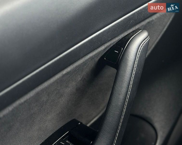 Седан Tesla Model 3 2018 в Івано-Франківську